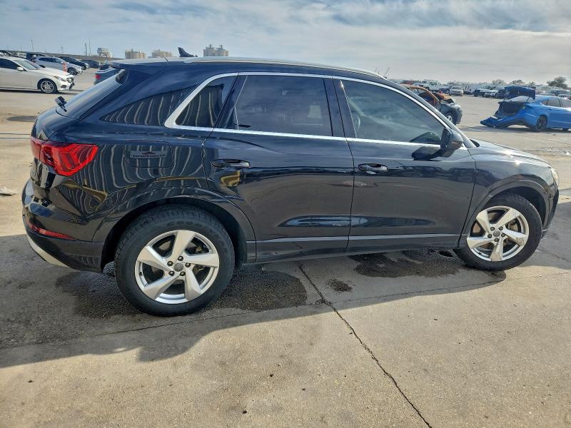 Фото 3 - AUDI Q3