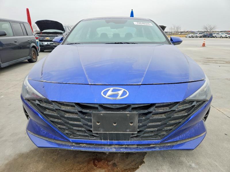 Фото 5 - HYUNDAI ELANTRA