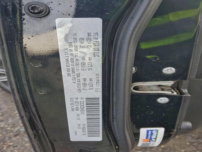 Фото 14 - CHRYSLER 300