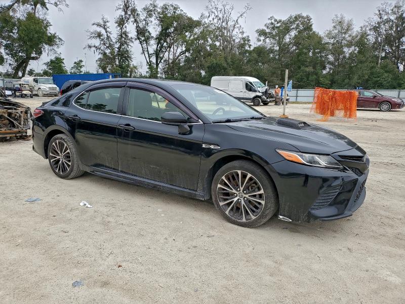 Фото 4 - TOYOTA CAMRY