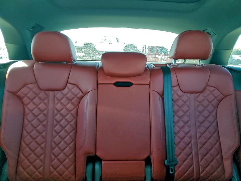 Фото 10 - AUDI SQ5