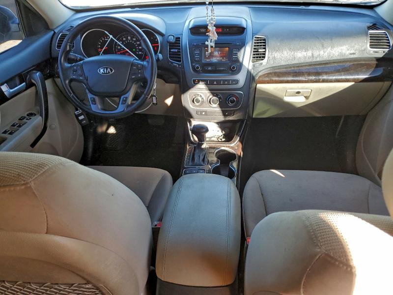 Фото 8 - KIA SORENTO