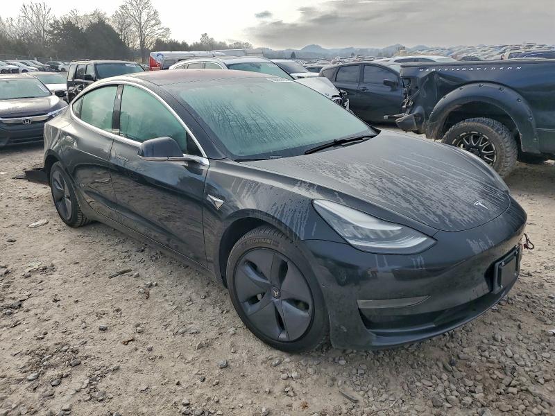 Фото 4 - TESLA MODEL 3