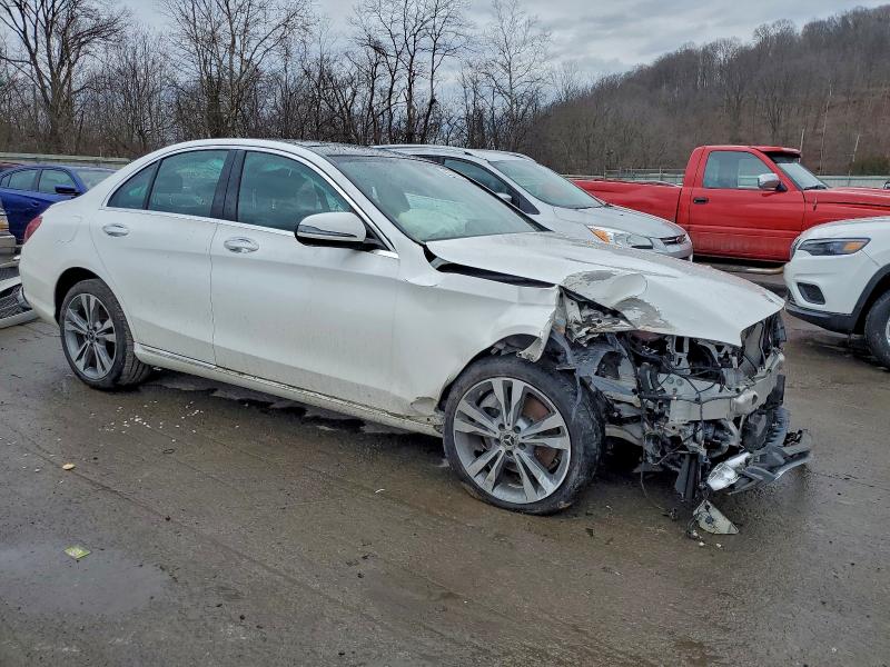 Фото 4 - MERCEDES-BENZ C-CLASS