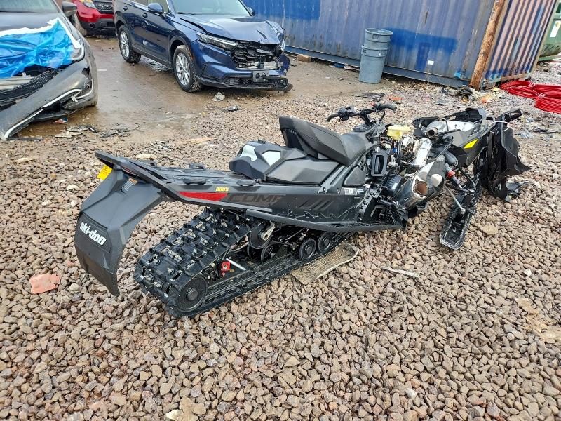 SKI-DOO SNOWMOBILE 2025