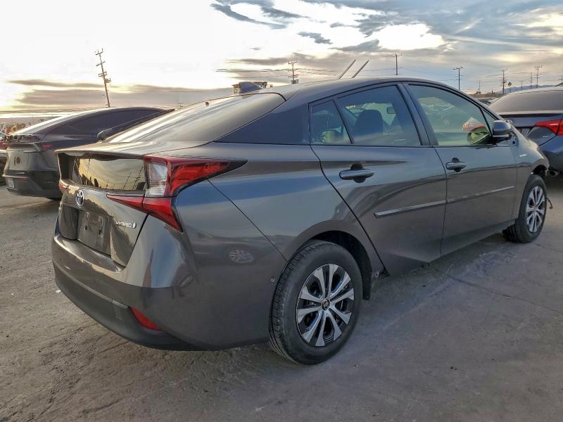 Фото 3 - TOYOTA PRIUS
