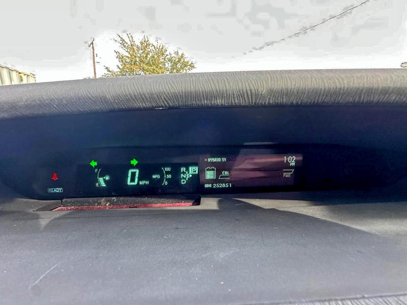 Фото 8 - TOYOTA PRIUS