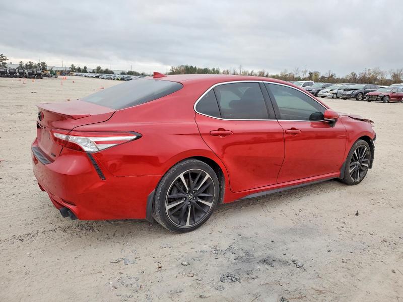 Фото 3 - TOYOTA CAMRY