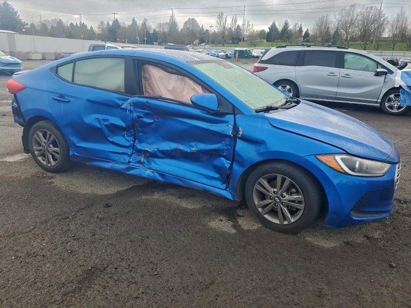 Фото 4 - HYUNDAI ELANTRA