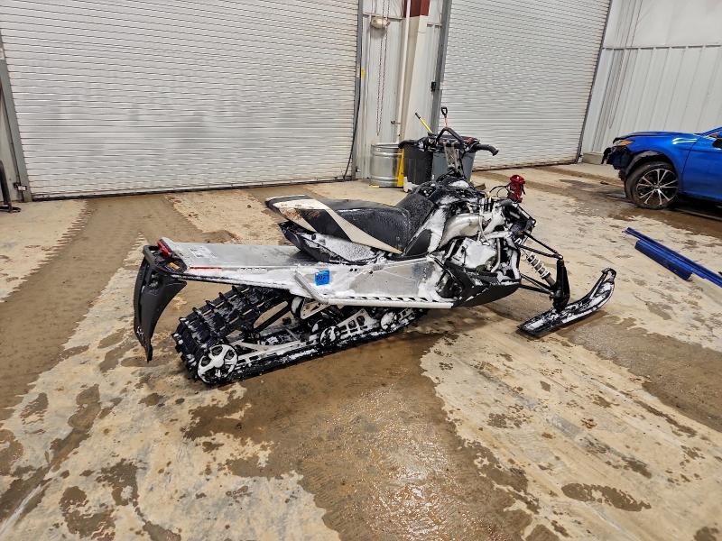 ARCTIC-CAT SNOWMOBILE 2014