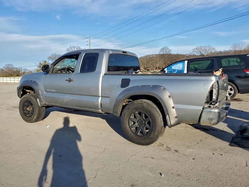 Фото 2 - TOYOTA TACOMA