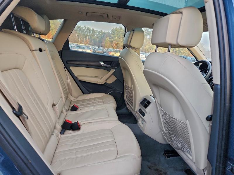 Фото 11 - AUDI Q5