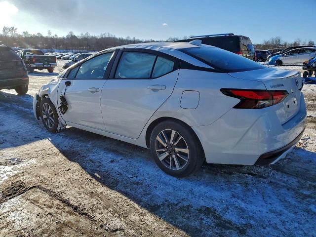 Фото 2 - NISSAN VERSA