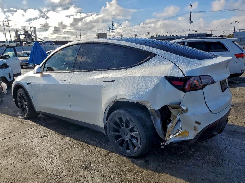 Фото 2 - TESLA MODEL Y