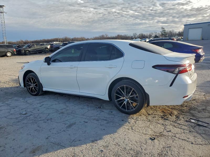 Фото 2 - TOYOTA CAMRY