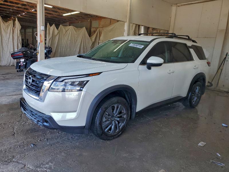 Фото 1 - NISSAN PATHFINDER