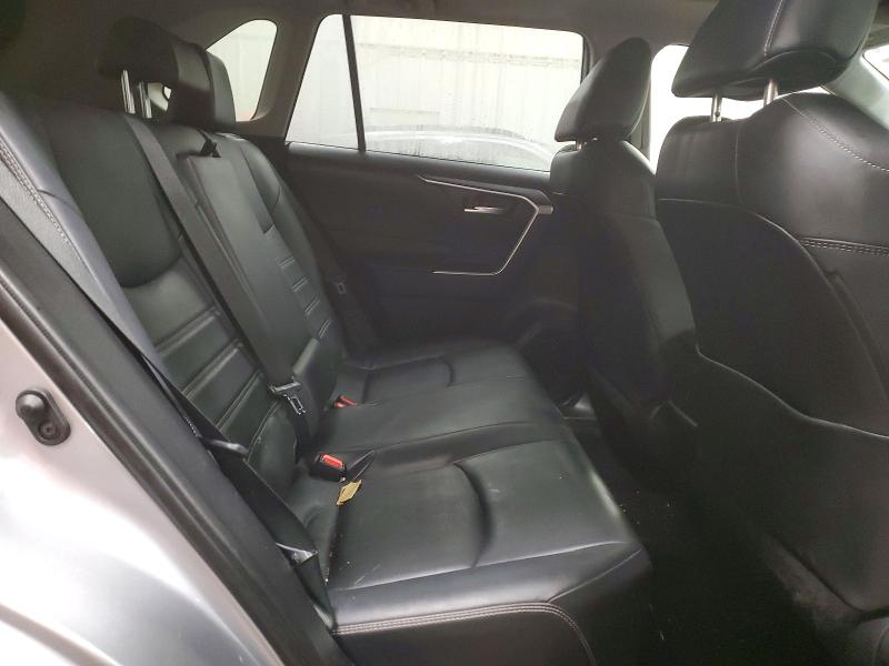 Фото 11 - TOYOTA RAV4