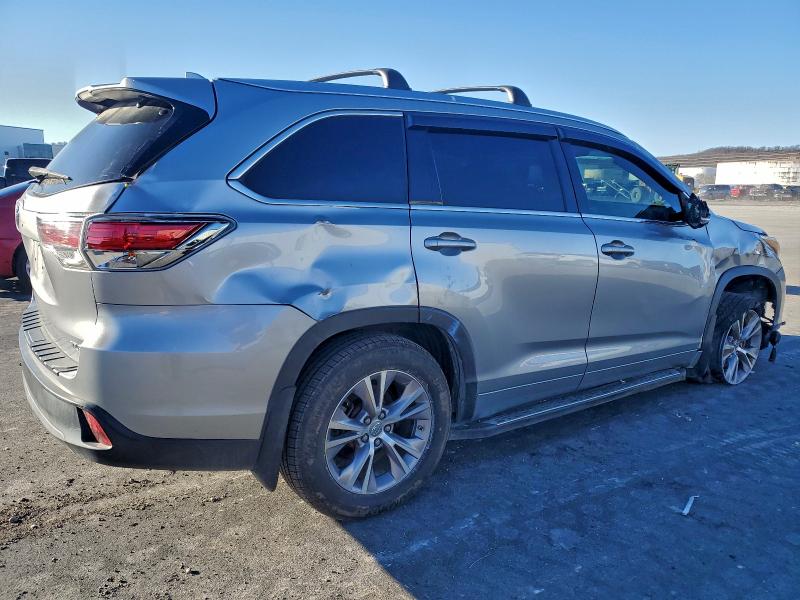 Фото 3 - TOYOTA HIGHLANDER