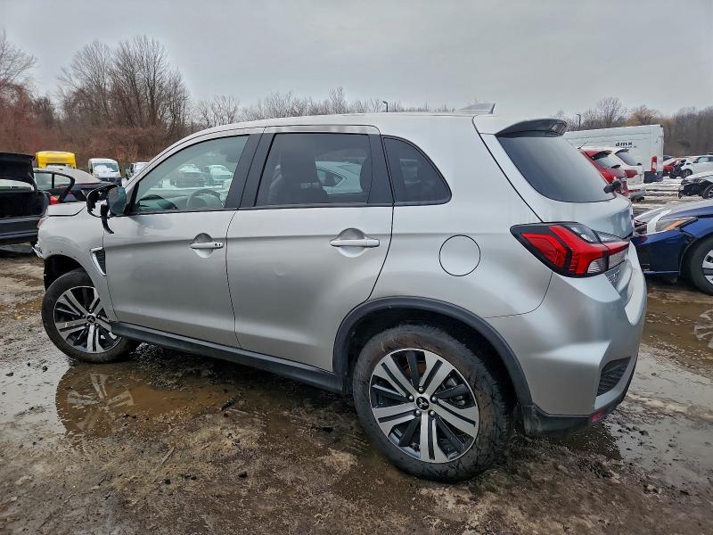 Фото 2 - MITSUBISHI OUTLANDER