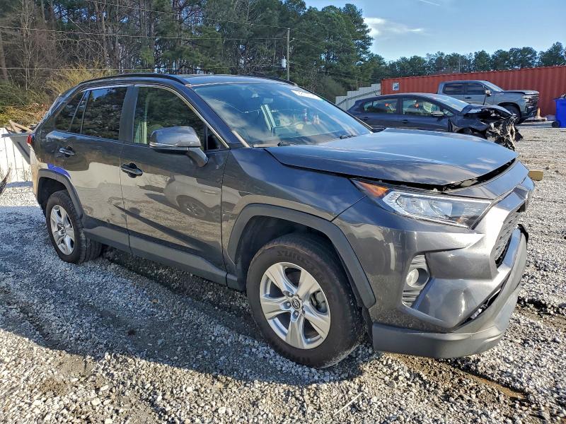 Фото 4 - TOYOTA RAV4