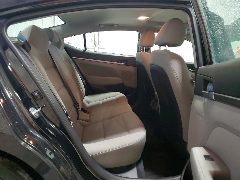 Фото 11 - HYUNDAI ELANTRA