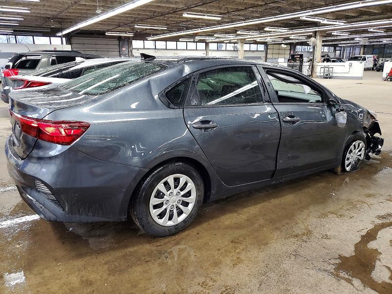 Фото 3 - KIA FORTE