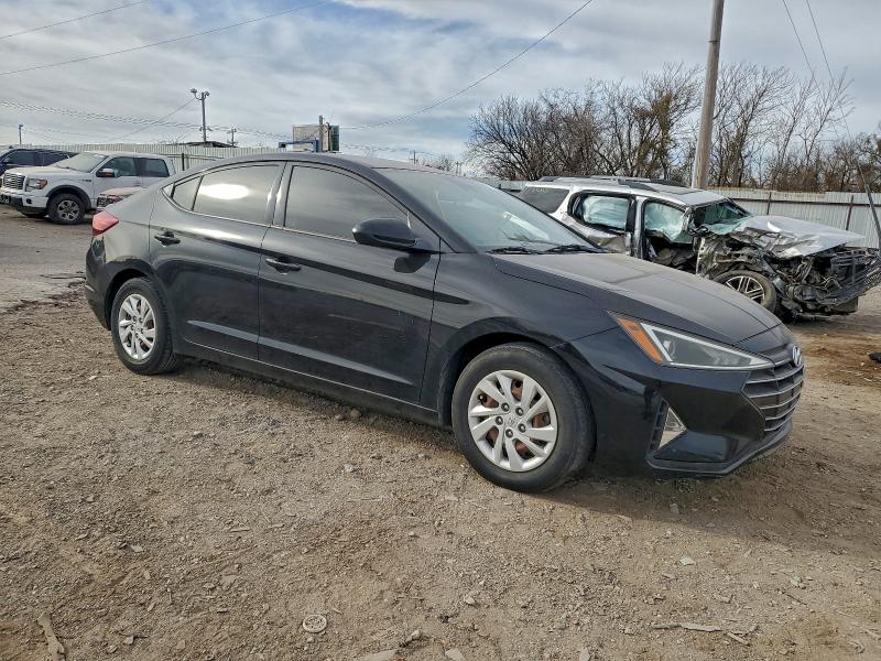 Фото 4 - HYUNDAI ELANTRA