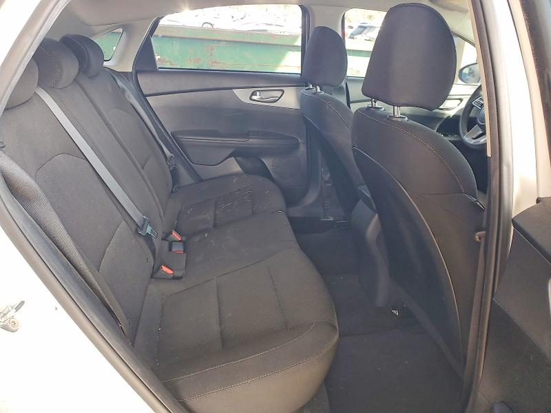 Фото 10 - KIA FORTE