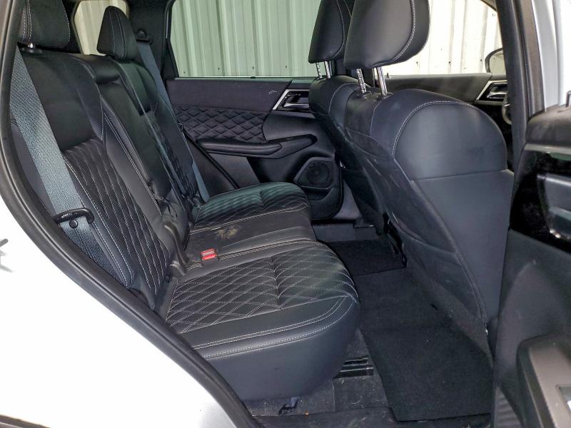 Фото 10 - MITSUBISHI OUTLANDER