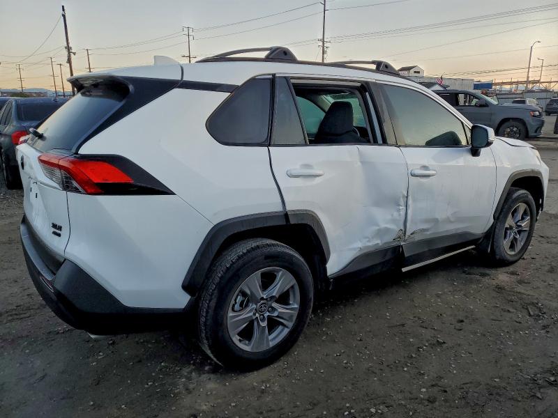 Фото 3 - TOYOTA RAV4