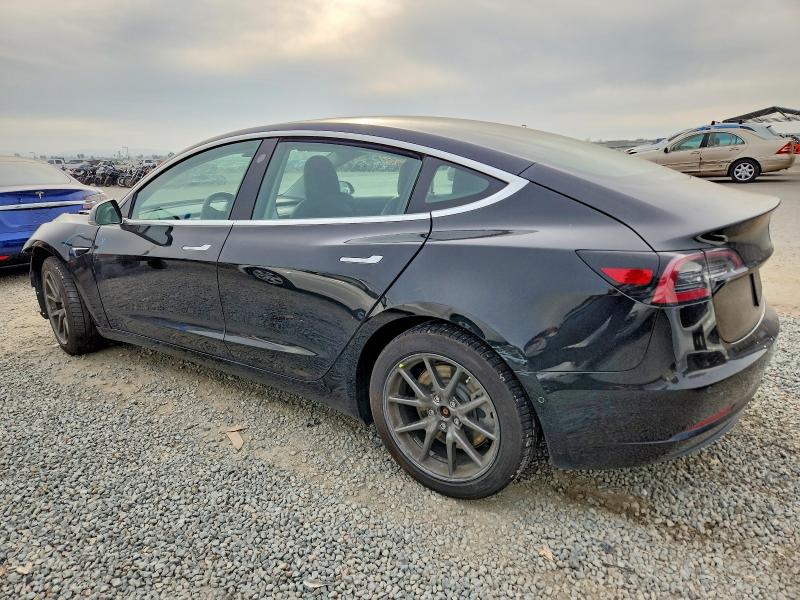 Фото 2 - TESLA MODEL 3