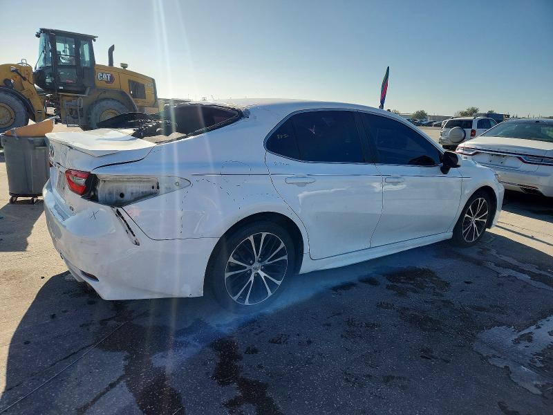 Фото 3 - TOYOTA CAMRY