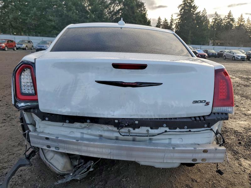 Фото 6 - CHRYSLER 300