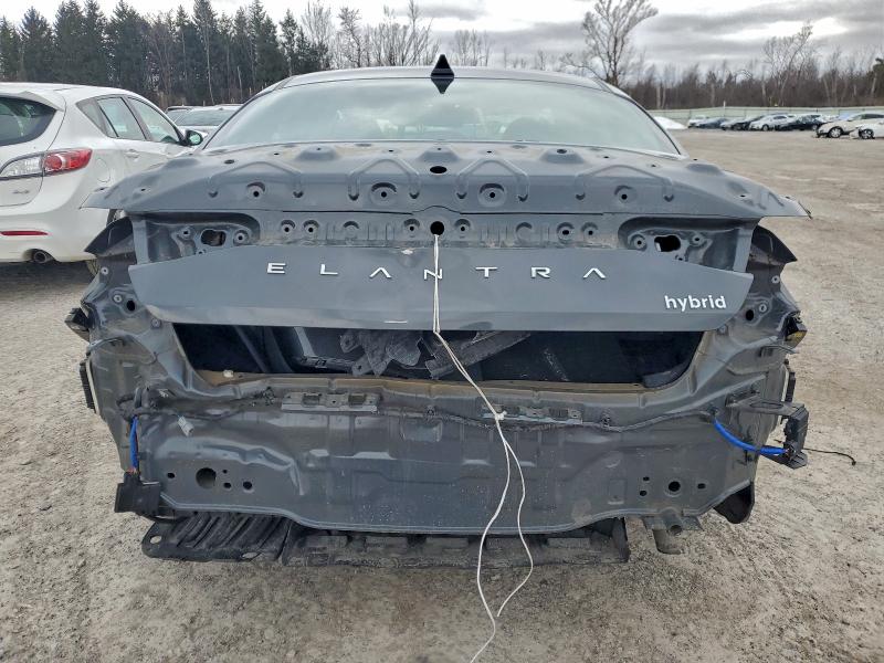 Фото 6 - HYUNDAI ELANTRA