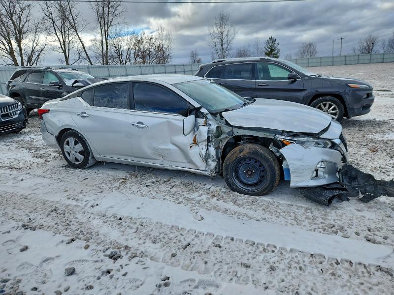 Фото 4 - NISSAN ALTIMA