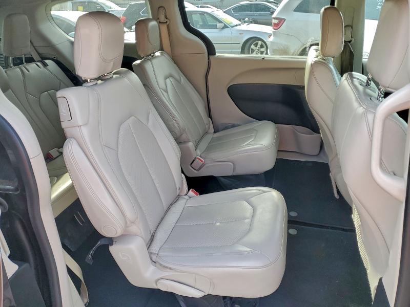 Фото 11 - CHRYSLER MINIVAN