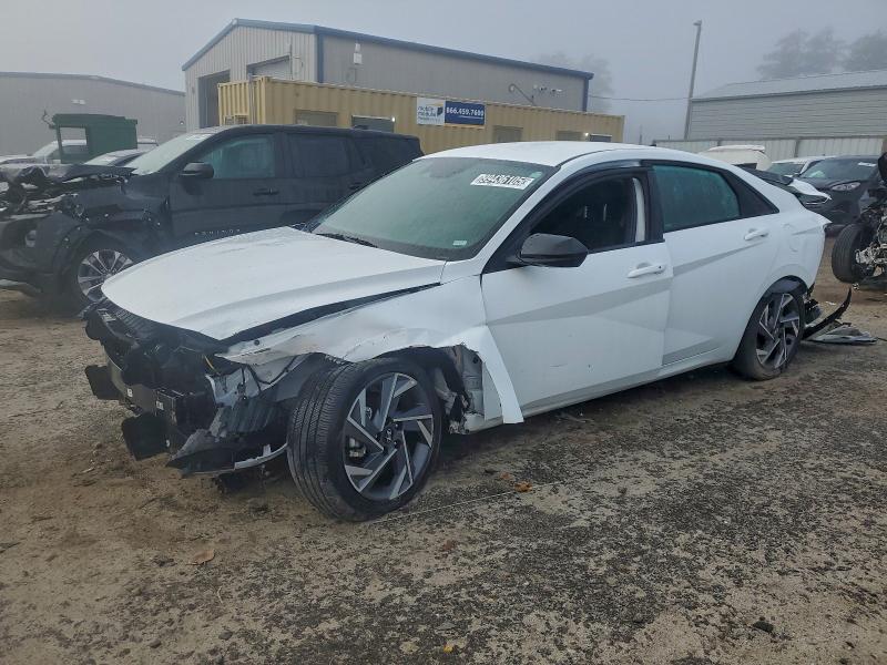 Фото 1 - HYUNDAI ELANTRA