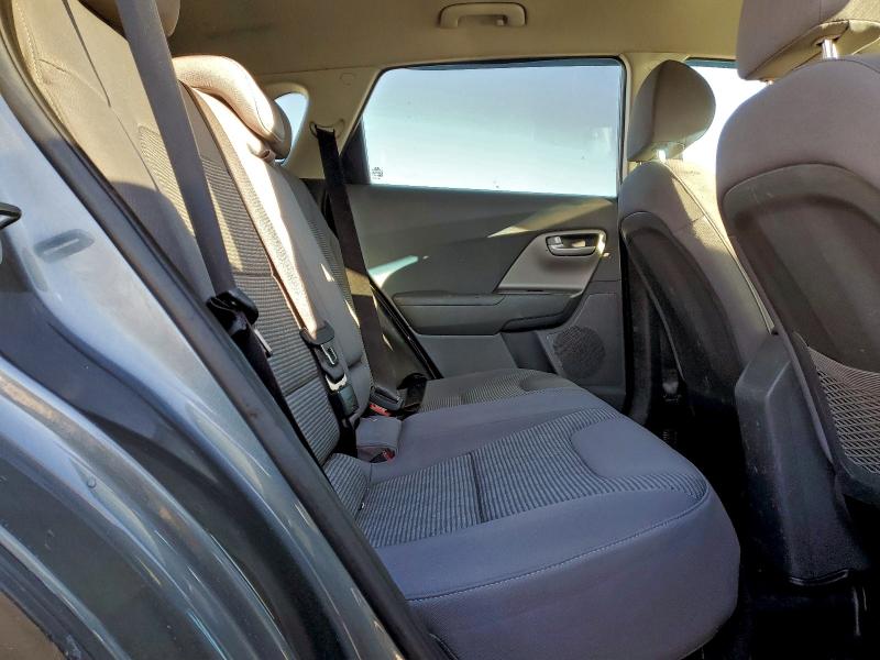 Фото 11 - KIA NIRO