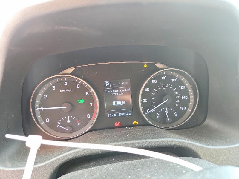 Фото 9 - HYUNDAI ELANTRA