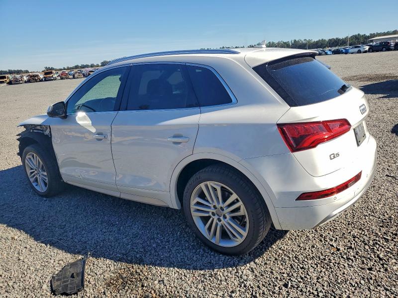 Фото 2 - AUDI Q5