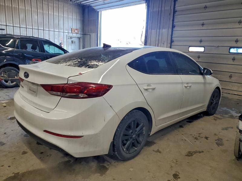 Фото 3 - HYUNDAI ELANTRA