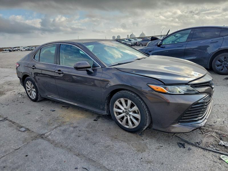 Фото 4 - TOYOTA CAMRY