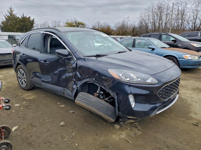 Фото 4 - FORD ESCAPE