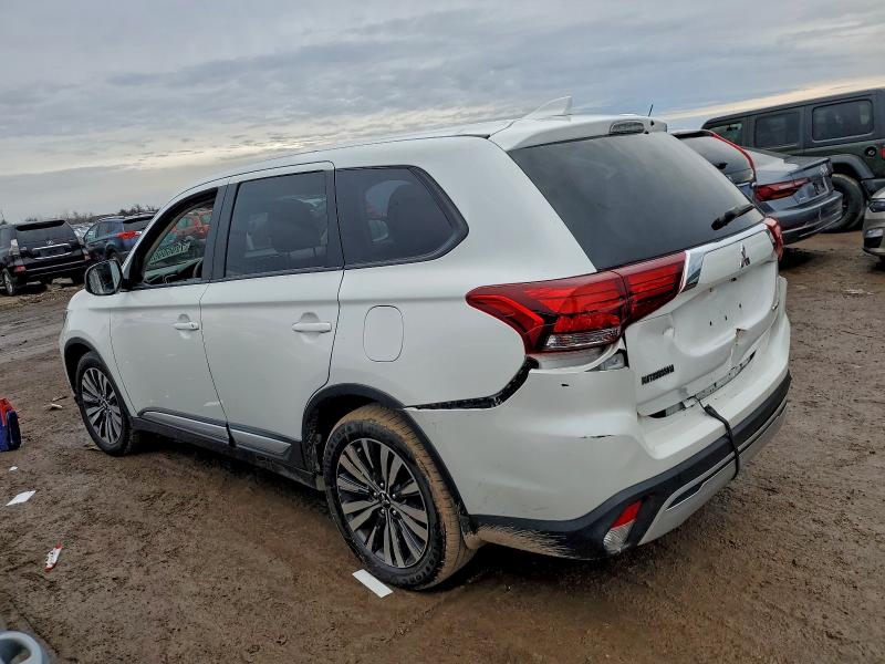 Фото 2 - MITSUBISHI OUTLANDER