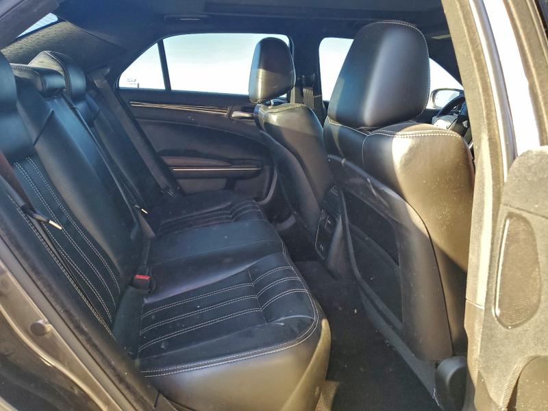 Фото 10 - CHRYSLER 300