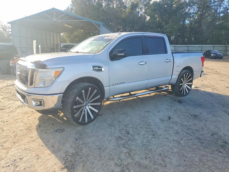 Фото 1 - NISSAN TITAN