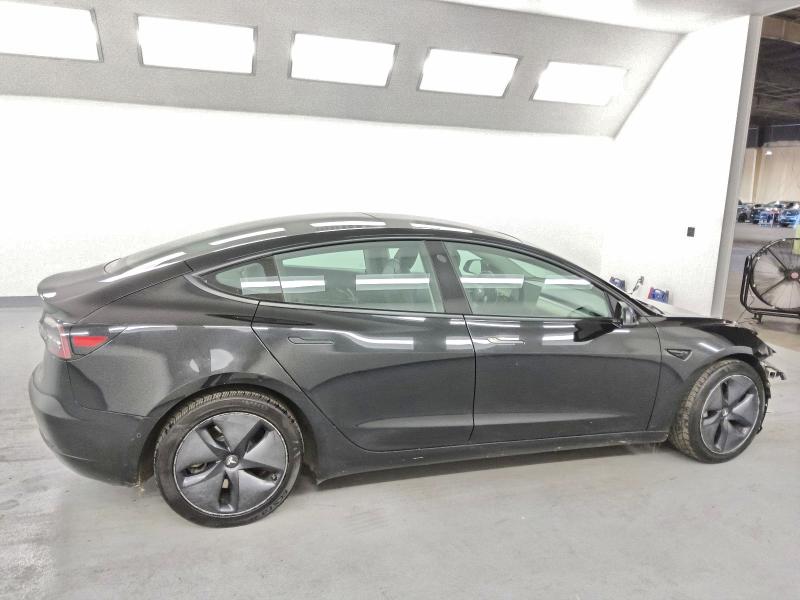 Фото 3 - TESLA MODEL 3