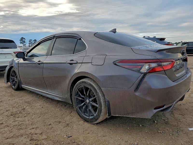 Фото 2 - TOYOTA CAMRY