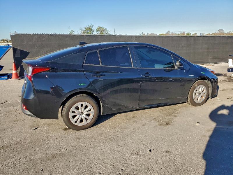 Фото 3 - TOYOTA PRIUS