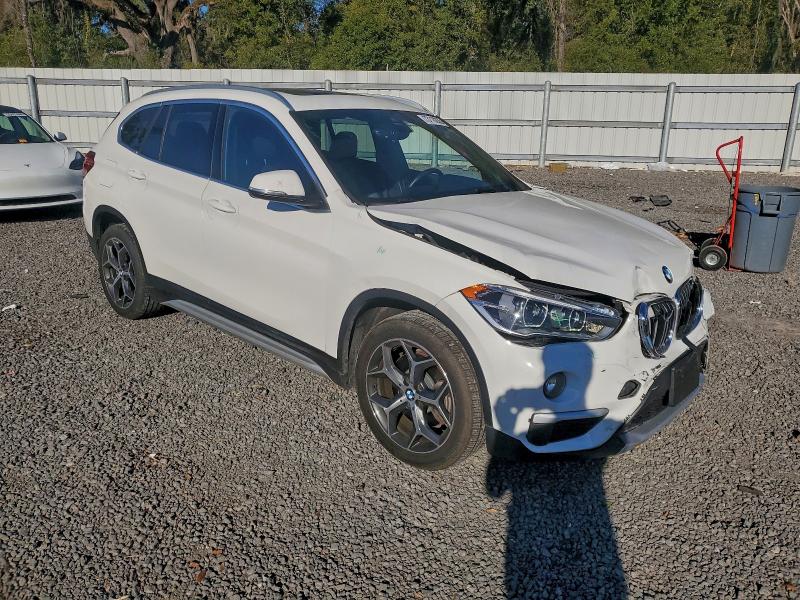 Фото 4 - BMW X1